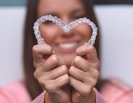 Invisalign has many benefits over traditional braces including greater comfort and a more discreet appearance